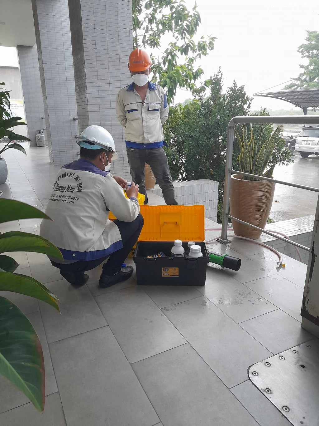 Giao nhận và vận chuyển